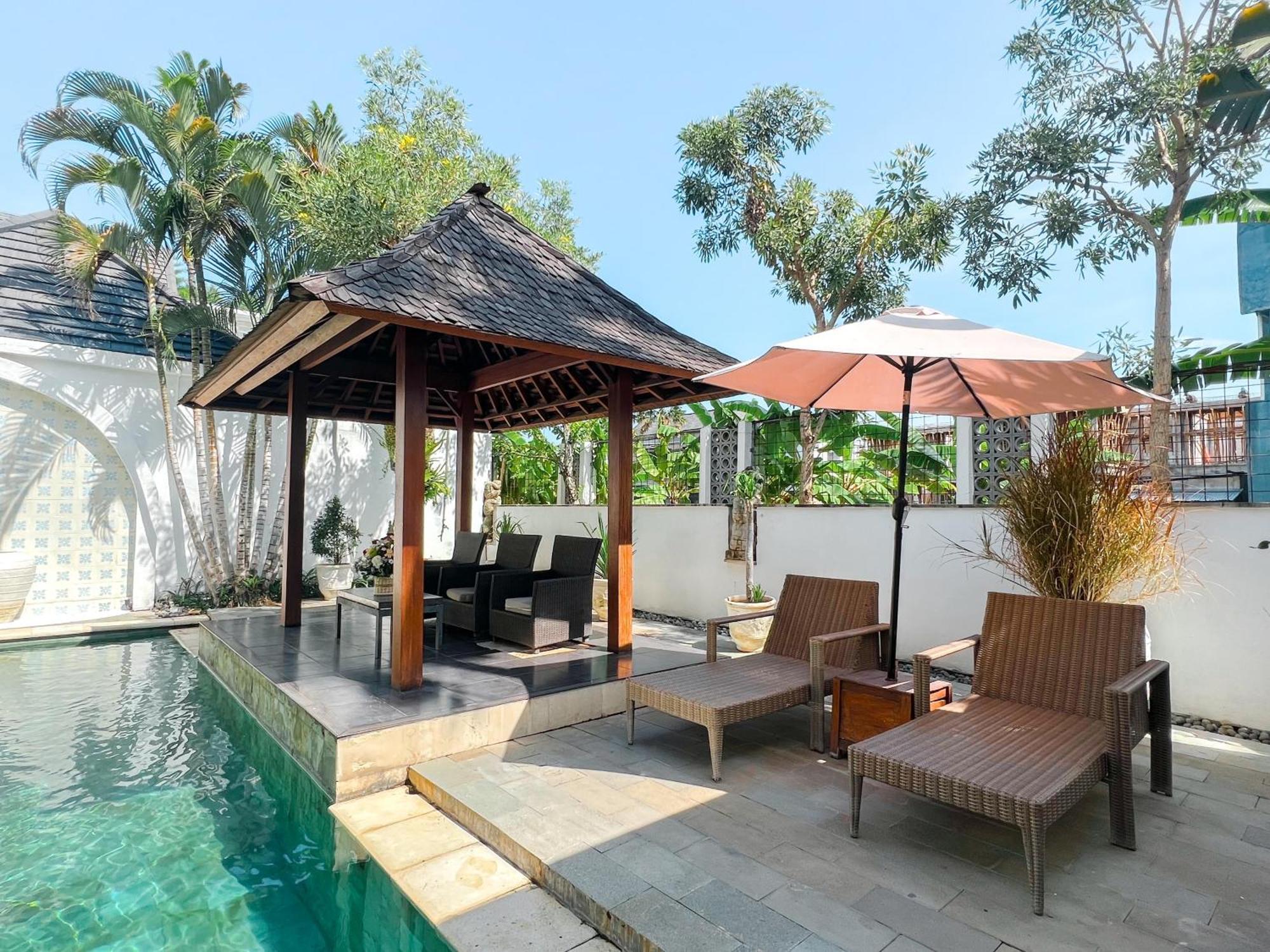 Apple Villas & Apartments Kerobokan  Luaran gambar