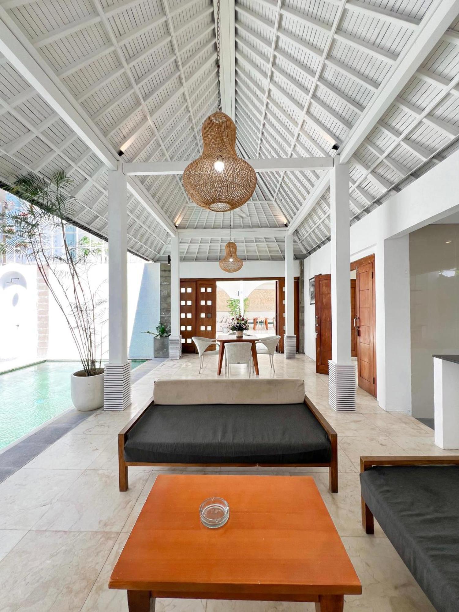Apple Villas & Apartments Kerobokan  Luaran gambar